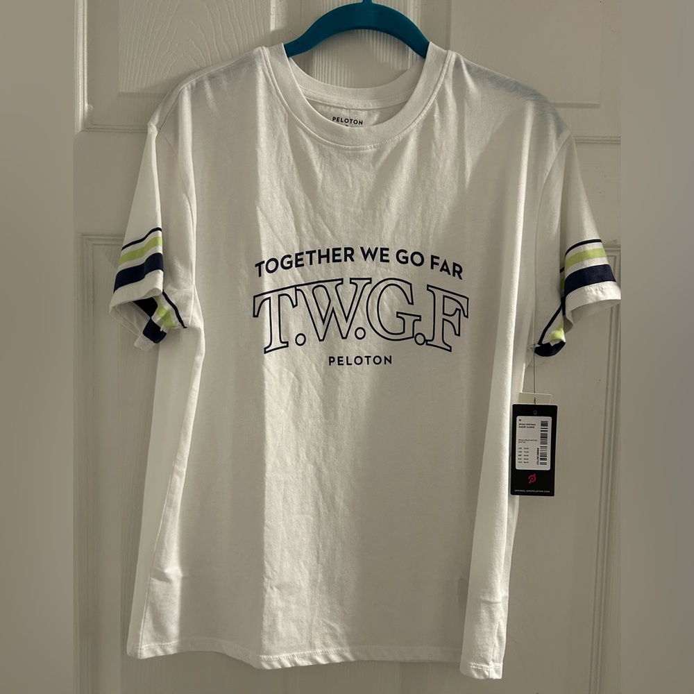 NWT PELOTON Vintage Short Sleeve Crew Tshirt Sze Medium